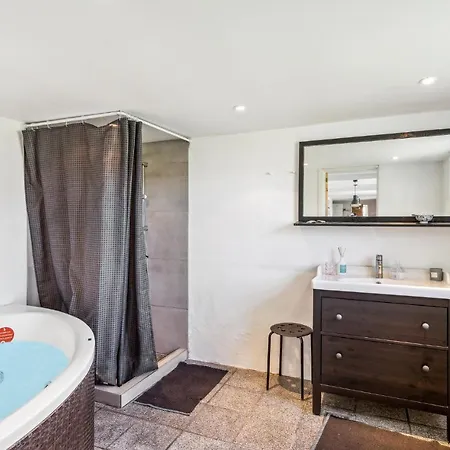 Beautiful In With House A Panoramic View *